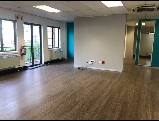 191M² OFFICE TO LET IN HYDE PARK